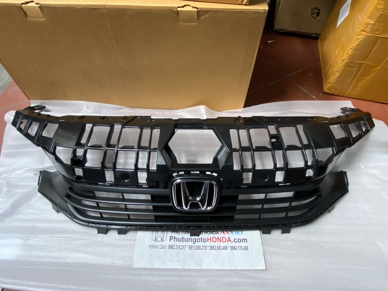 Mặt ca lăng xe Honda CIVIC 2022